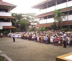 Hari Pertama Masuk Sekolah